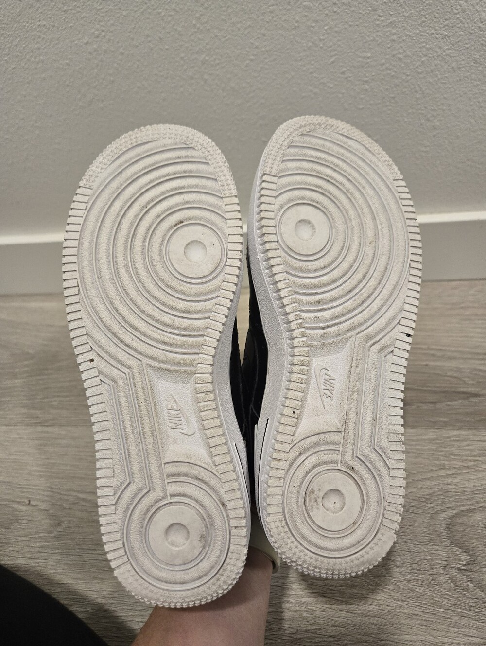 Nike Air Force 1 Low Black/White Sneakers - Picture 4 of 7